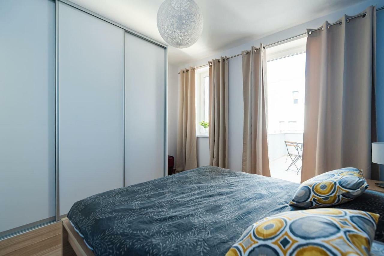 Private 5 Star 3 Room Flat And In-Door Pkg Nitra Exterior photo